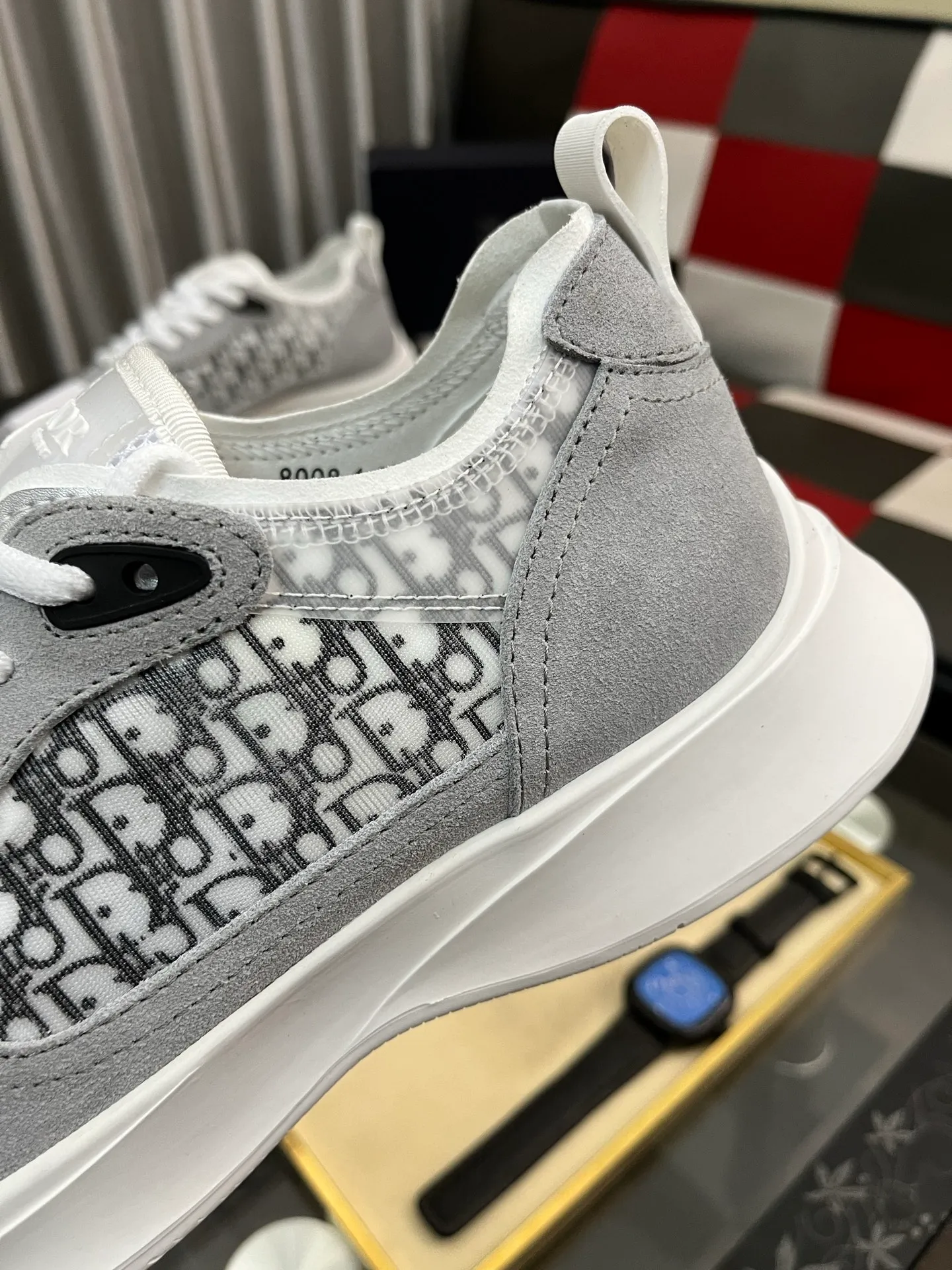 Men's shoes💰: 360⌚️⌚️Dior】Dior's new men's genuine leather casual shoes, the highest version on the market, any comparison is welcome🆚! The original leather has excellent texture and is super high-end! Fetal sheep net lining imported from Italy, removable pad! Luxurious materials and fine workmanship, highly recommended! Code number: 38-444️⃣Colors available